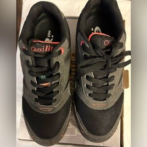 EUC Dakota Tarantula Anti Slip Steel Toe Women’s Work Shoes. Size 7,  Grey/Black